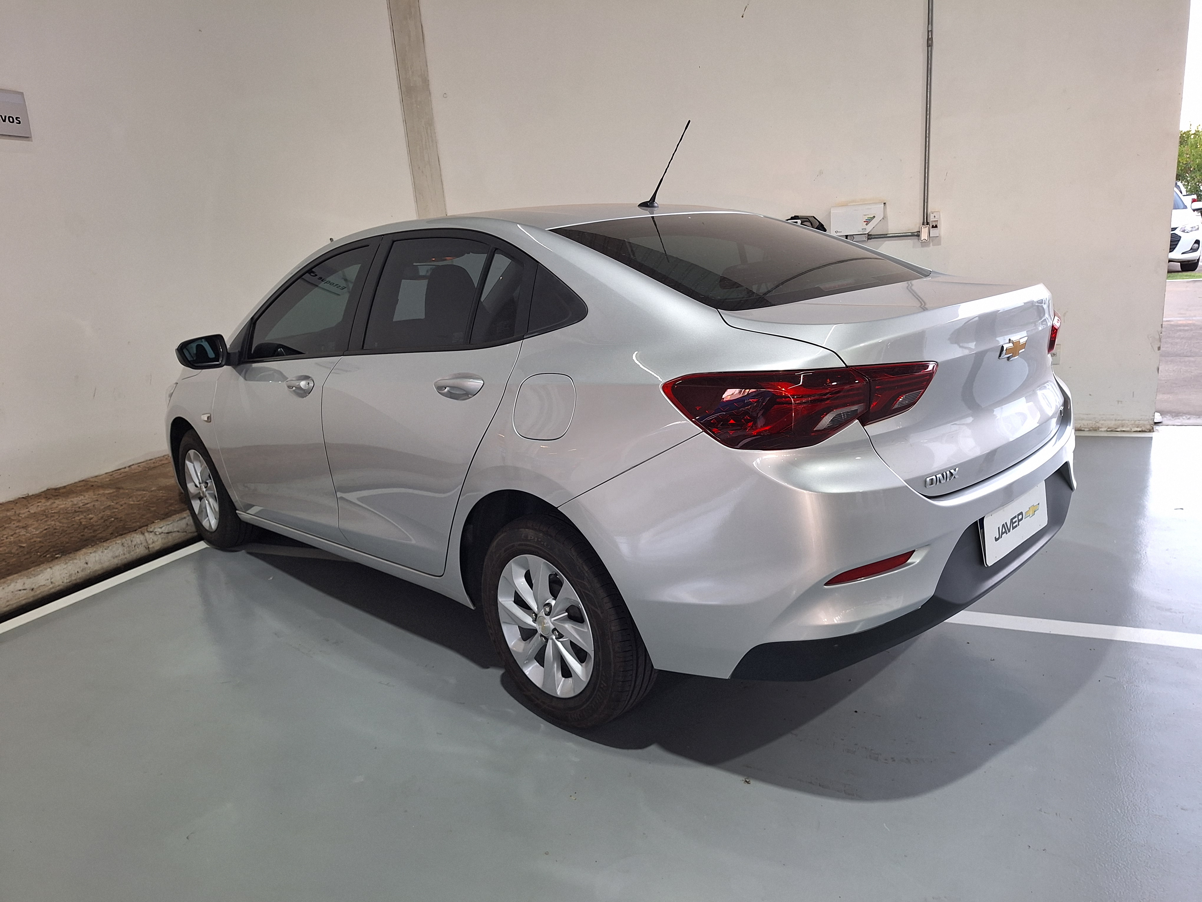 GM - Chevrolet-ONIX PLUS-1.0 FLEX LT MANUAL