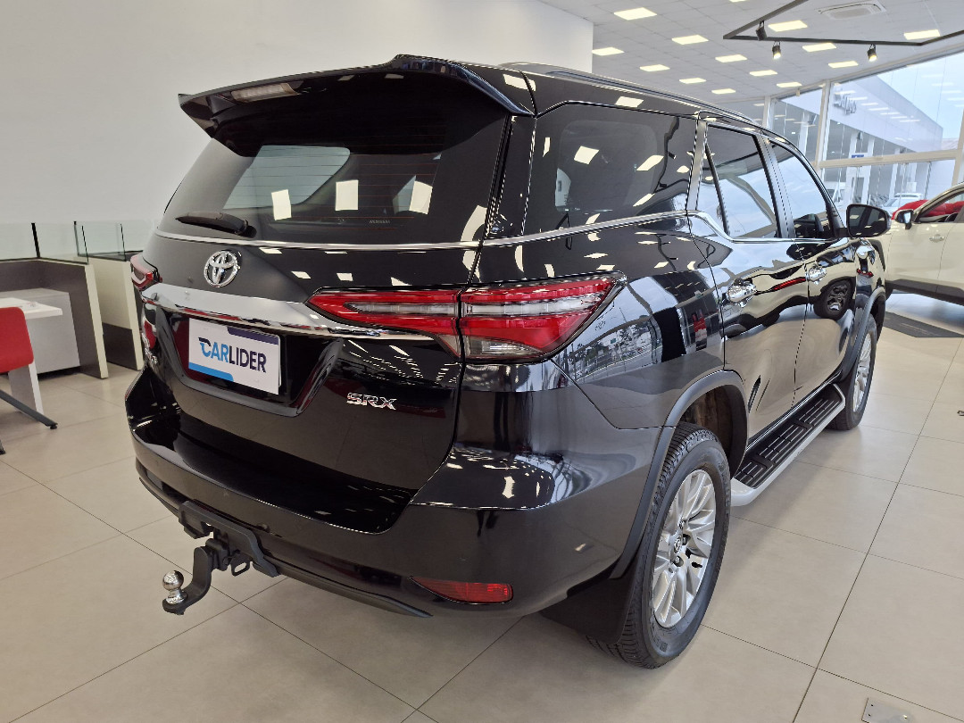 HILUX SW4 2.8 D-4D TURBO DIESEL SRX 4X4 AUTOMÁTICO3