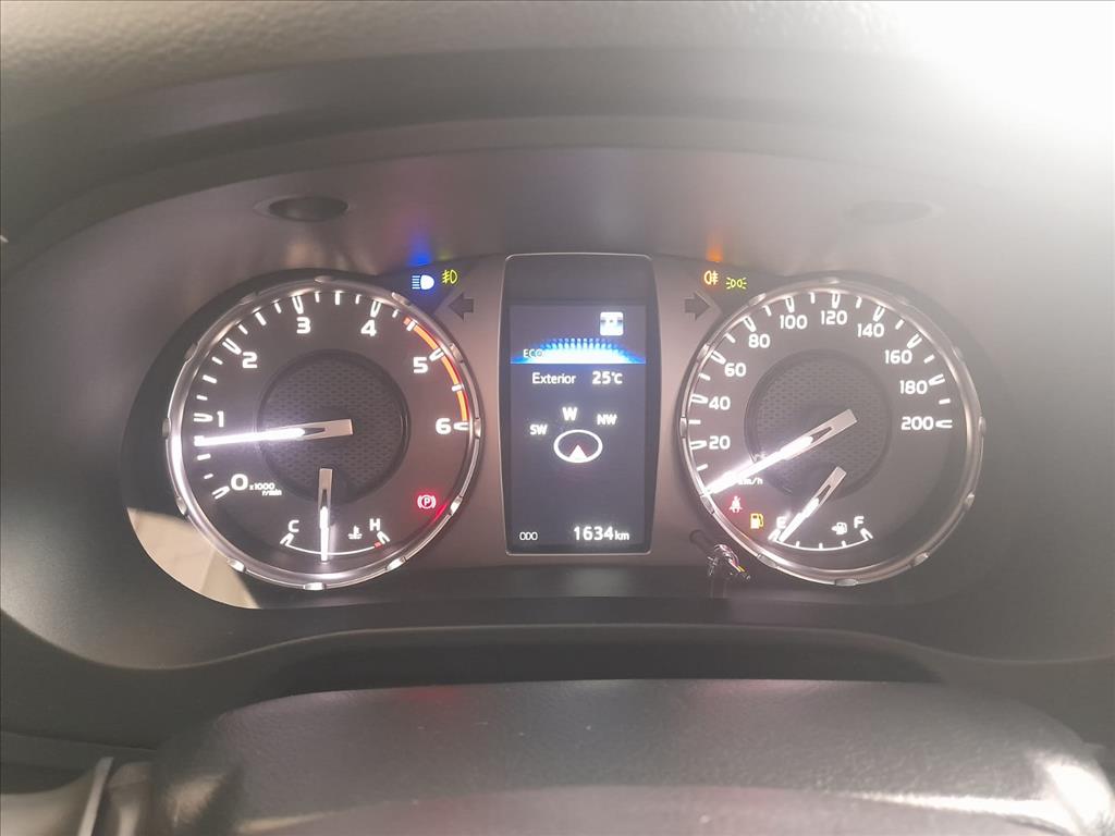 HILUX 2.8 D-4D TURBO DIESEL CD SRX 4X4 AUTOMÁTICO6