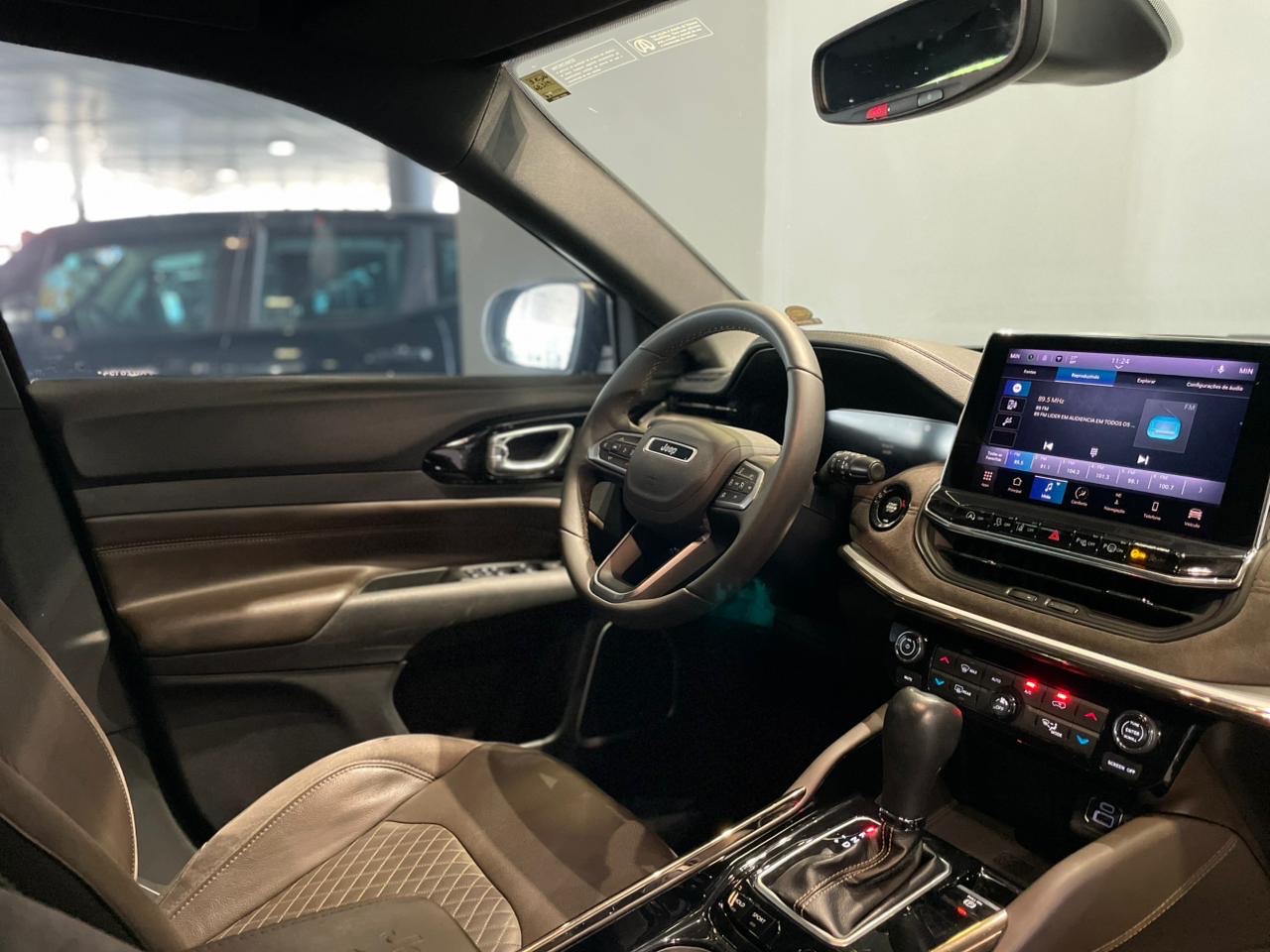 COMMANDER 1.3 T270 TURBO FLEX OVERLAND AT65