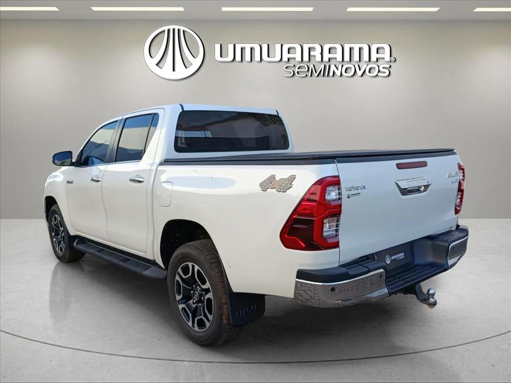 HILUX 2.8 D-4D TURBO DIESEL CD SRX 4X4 AUTOMÁTICO4