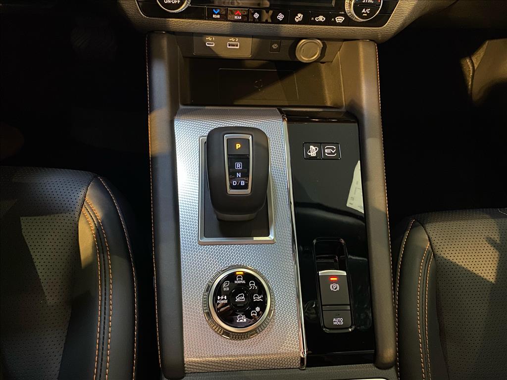 Mitsubishi-OUTLANDER-2.4 PHEV SIGNATURE S-AWC DHT