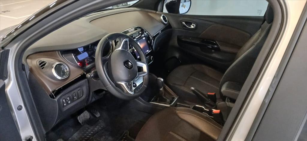 Renault-CAPTUR-1.3 TCE FLEX ICONIC X-TRONIC
