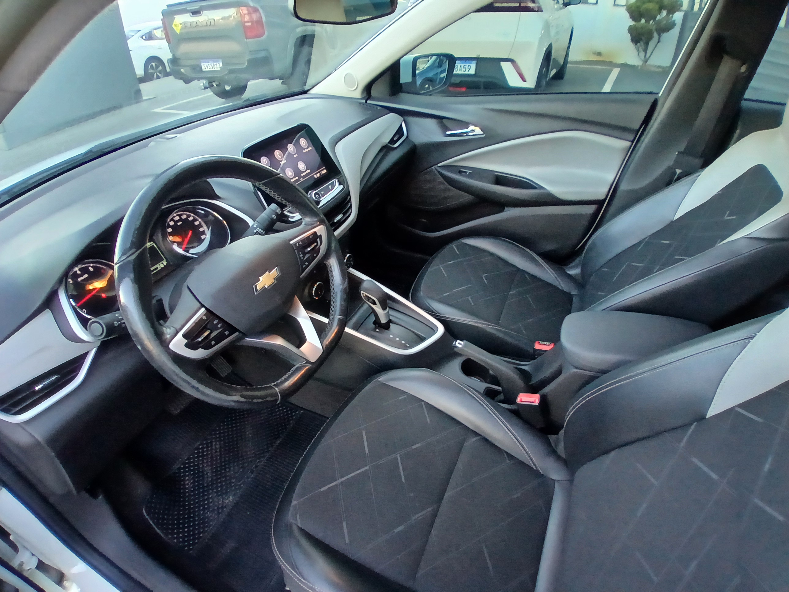 ONIX PLUS 1.0 TURBO FLEX PREMIER AUTOMÁTICO10