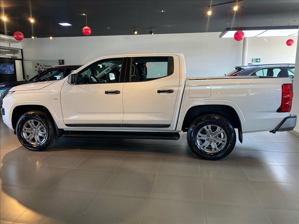 Mitsubishi-TRITON-2.4 BITURBO DIESEL CD GLS 4X4 AUTOMÁTICO