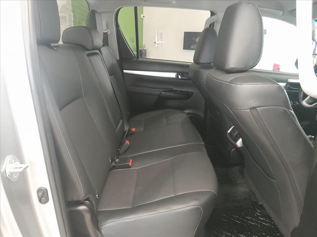 HILUX 2.8 D-4D TURBO DIESEL CD SRX PLUS 4X4 AUTOMÁTICO11