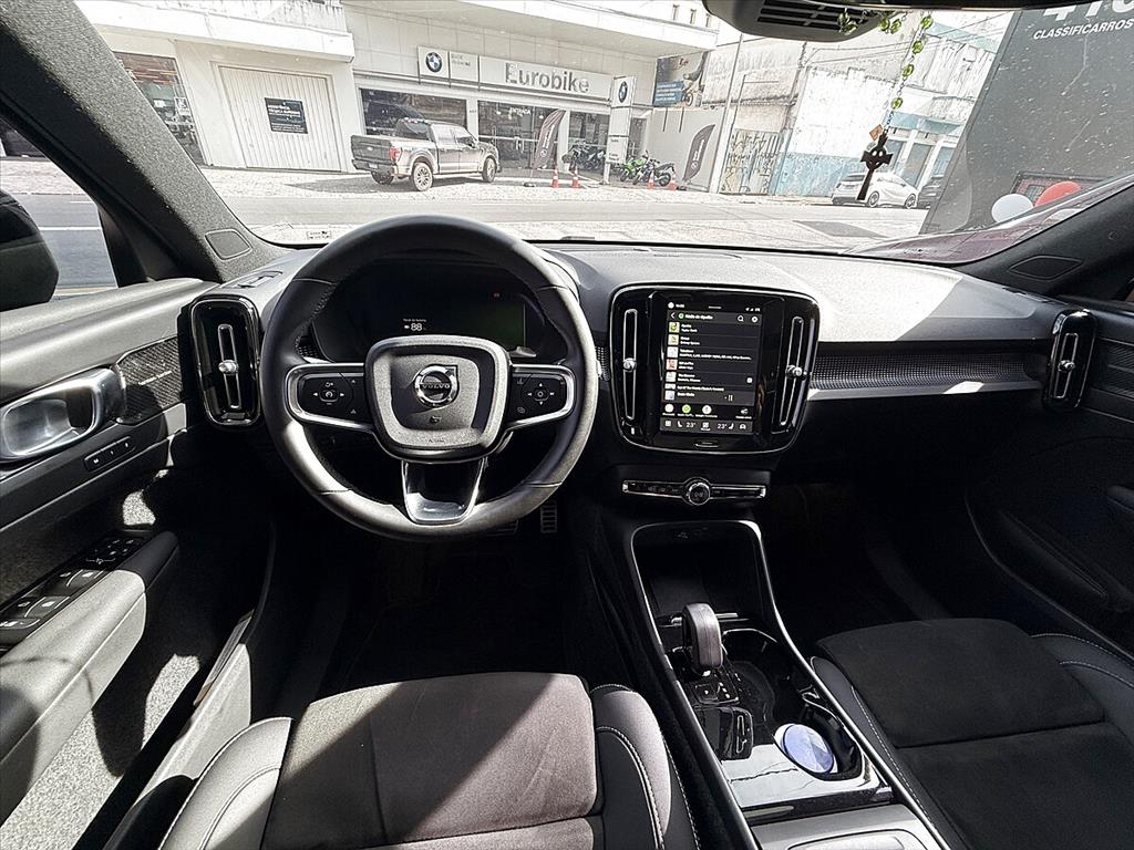 VOLVO XC40 P8 RECHARGE ELECTRIC BEV PURE AWD