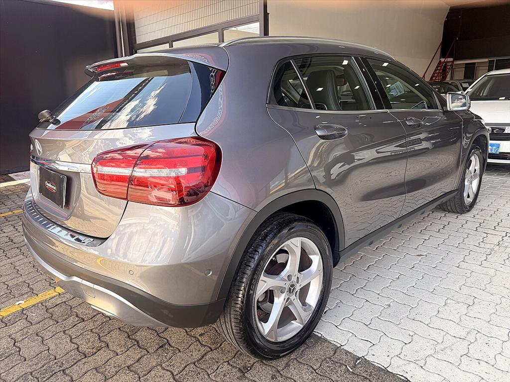Mercedes-Benz Gla 200 - 1.6 CGI FLEX ADVANCE 7G-DCT