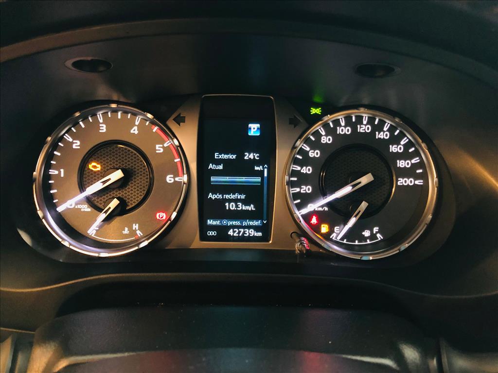 HILUX 2.8 D-4D TURBO DIESEL CD SR 4X4 AUTOMÁTICO13