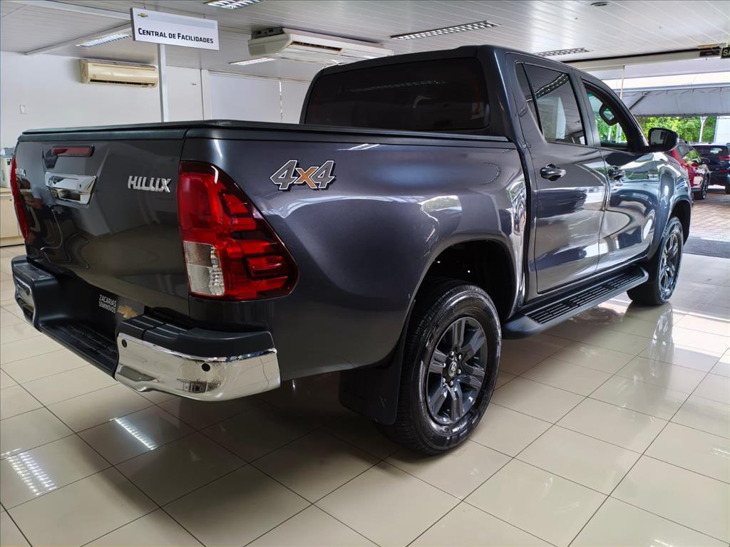 HILUX 2.8 D-4D TURBO DIESEL CD SR 4X4 AUTOMÁTICO4