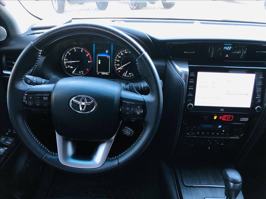 HILUX SW4 2.8 D-4D TURBO DIESEL SRX 4X4 AUTOMÁTICO12