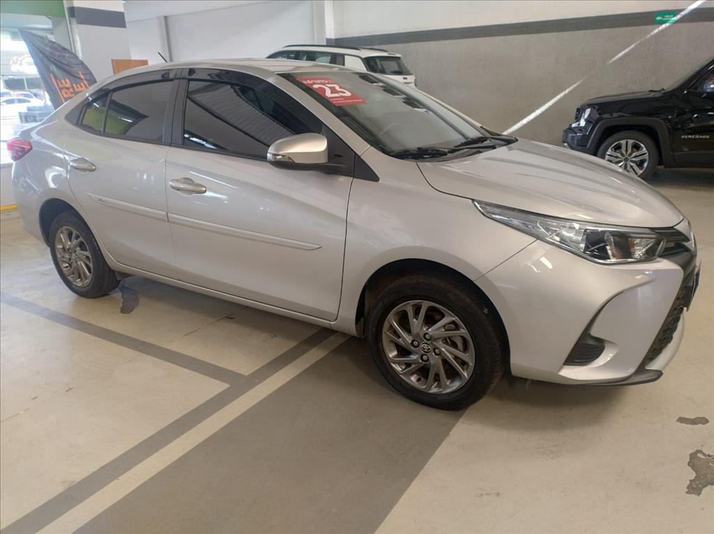 YARIS 1.5 16V FLEX SEDAN XS CONNECT MULTIDRIVE3