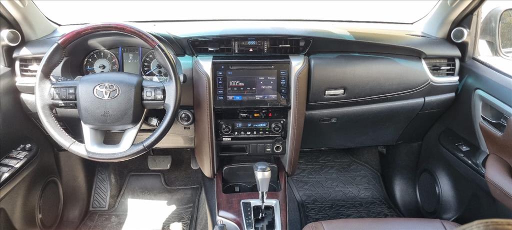 HILUX SW4 2.7 SRV 7 LUGARES 4X2 16V FLEX 4P AUTOMÁTICO10