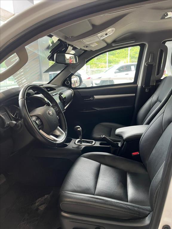 HILUX 2.8 D-4D TURBO DIESEL CD SRX 4X4 AUTOMÁTICO9