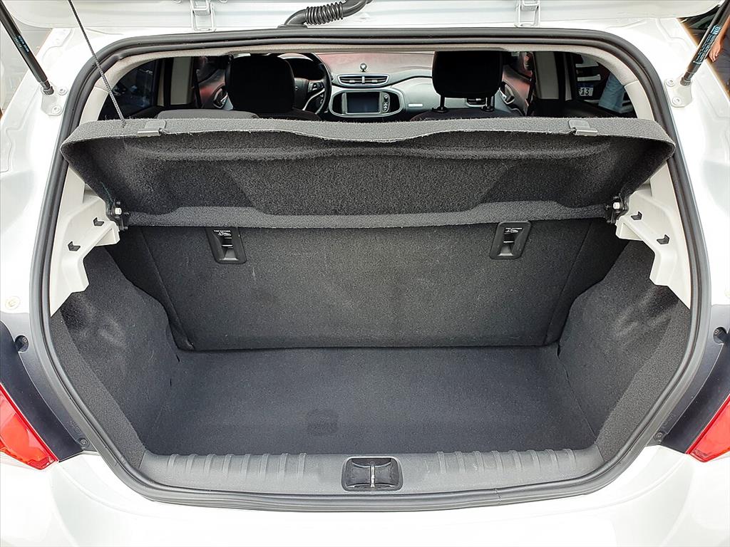 Chevrolet Onix - 1.4 MPFI ACTIV 8V FLEX 4P AUTOMÁTICO