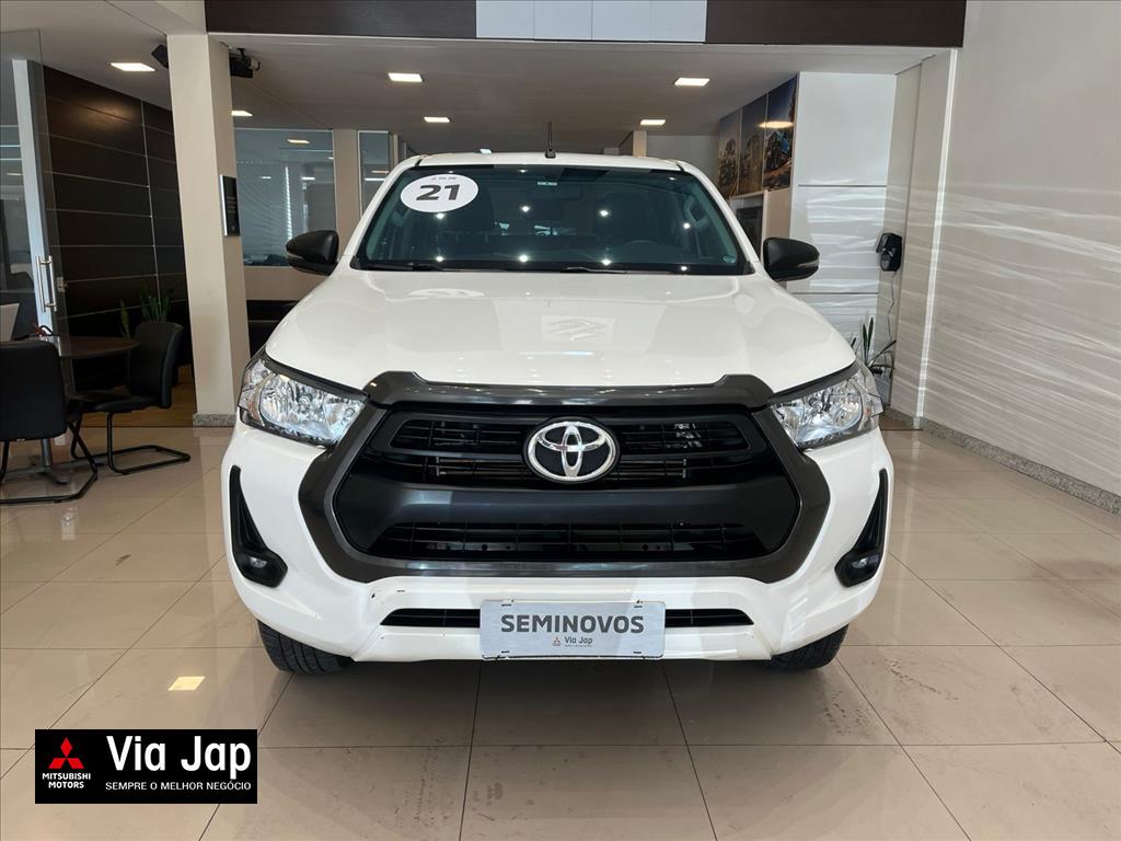 Toyota-HILUX-2.8 D-4D TURBO DIESEL CD SR 4X4 AUTOMÁTICO