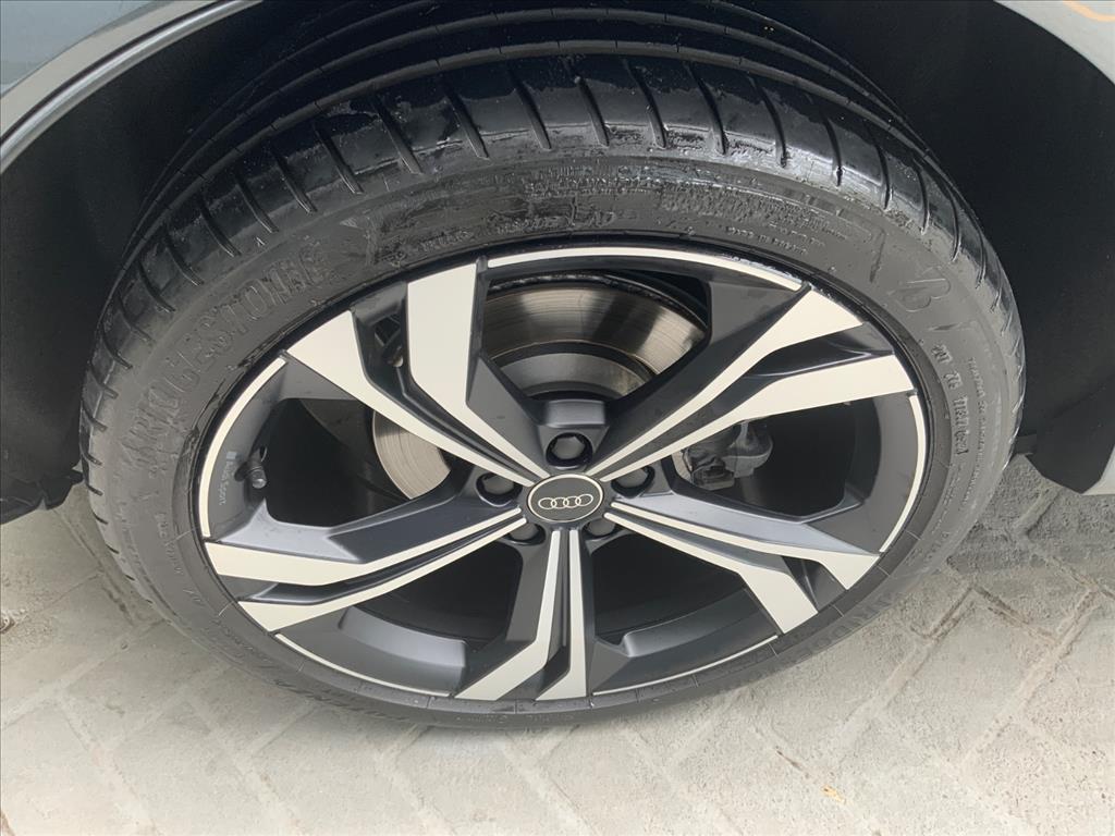 Audi-Q3-2.0 40 TFSI GASOLINA PERFORMANCE BLACK QUATTRO TIPTRONIC