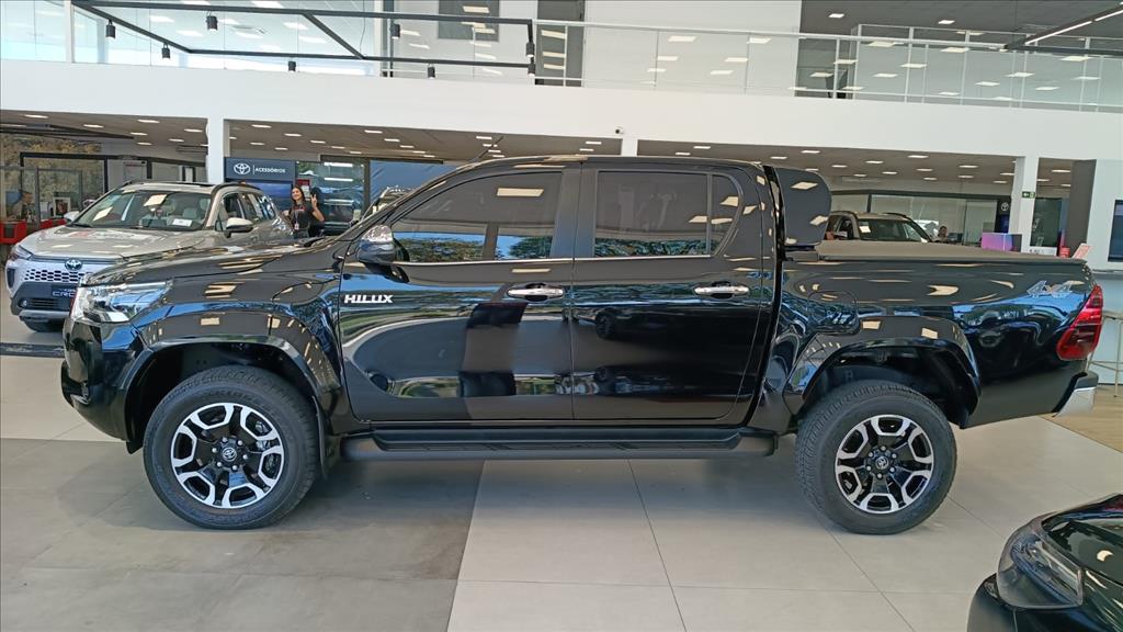 HILUX 2.8 D-4D TURBO DIESEL CD SRX 4X4 AUTOMÁTICO5