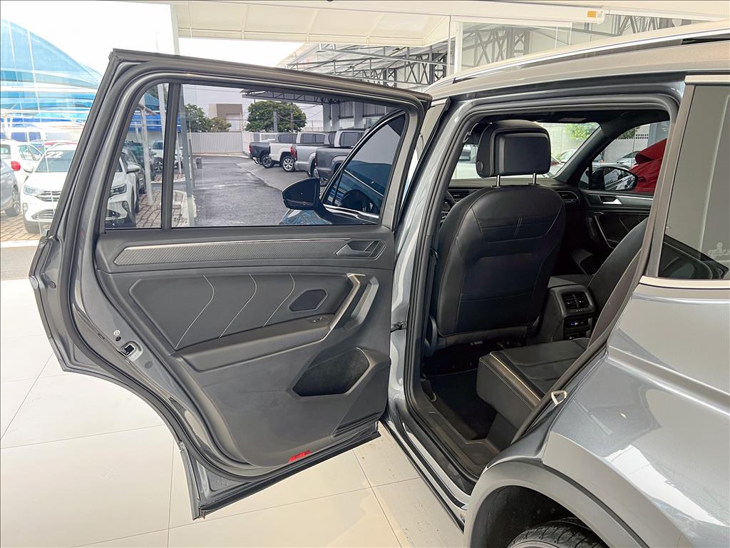 TIGUAN 2.0 300 TSI GASOLINA ALLSPACE R-LINE AUTOMÁTICO16