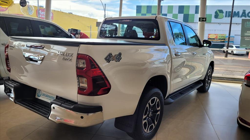 HILUX 2.8 D-4D TURBO DIESEL CD SRX 4X4 AUTOMÁTICO3