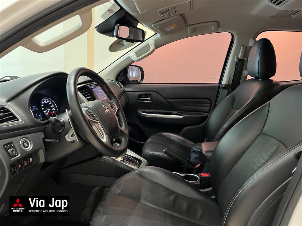 Mitsubishi-L200 TRITON-2.4 16V TURBO DIESEL SPORT HPE-S CD 4P 4X4 AUTOMÁTICO