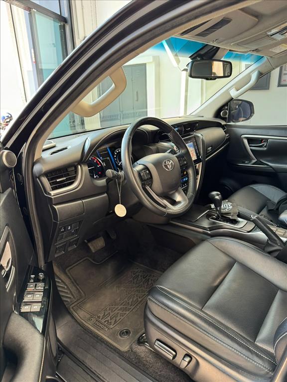 HILUX SW4 2.8 D-4D TURBO DIESEL SRX 7L 4X4 AUTOMÁTICO8