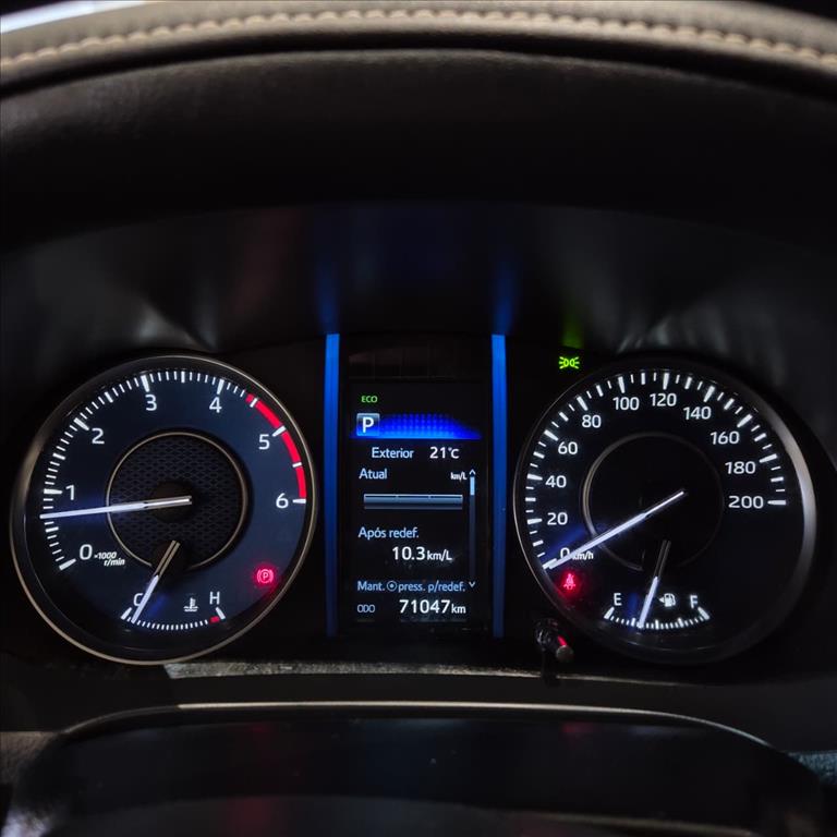 HILUX 2.8 D-4D TURBO DIESEL CD SRX 4X4 AUTOMÁTICO6