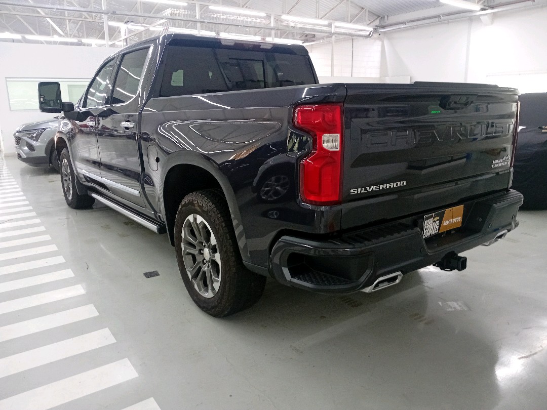 SILVERADO 5.3 V8 GASOLINA 1500 HIGH COUNTRY 4X4 AUTOMÁTICO3