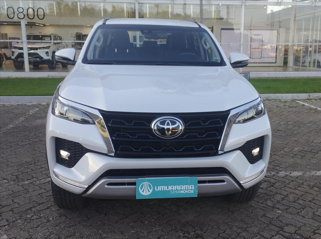 HILUX SW4 2.8 D-4D TURBO DIESEL SRX PLATINUM 7L 4X4 AUTOMÁTICO