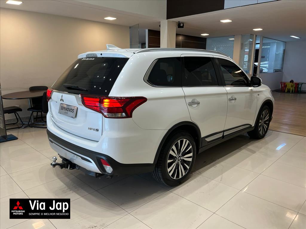 Mitsubishi-OUTLANDER-3.0 MIVEC V6 GASOLINA HPE-S AWD AUTOMÁTICO