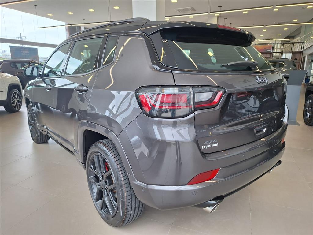 COMPASS 2.0 HURRICANE 4 TURBO GASOLINA BLACKHAWK AT94