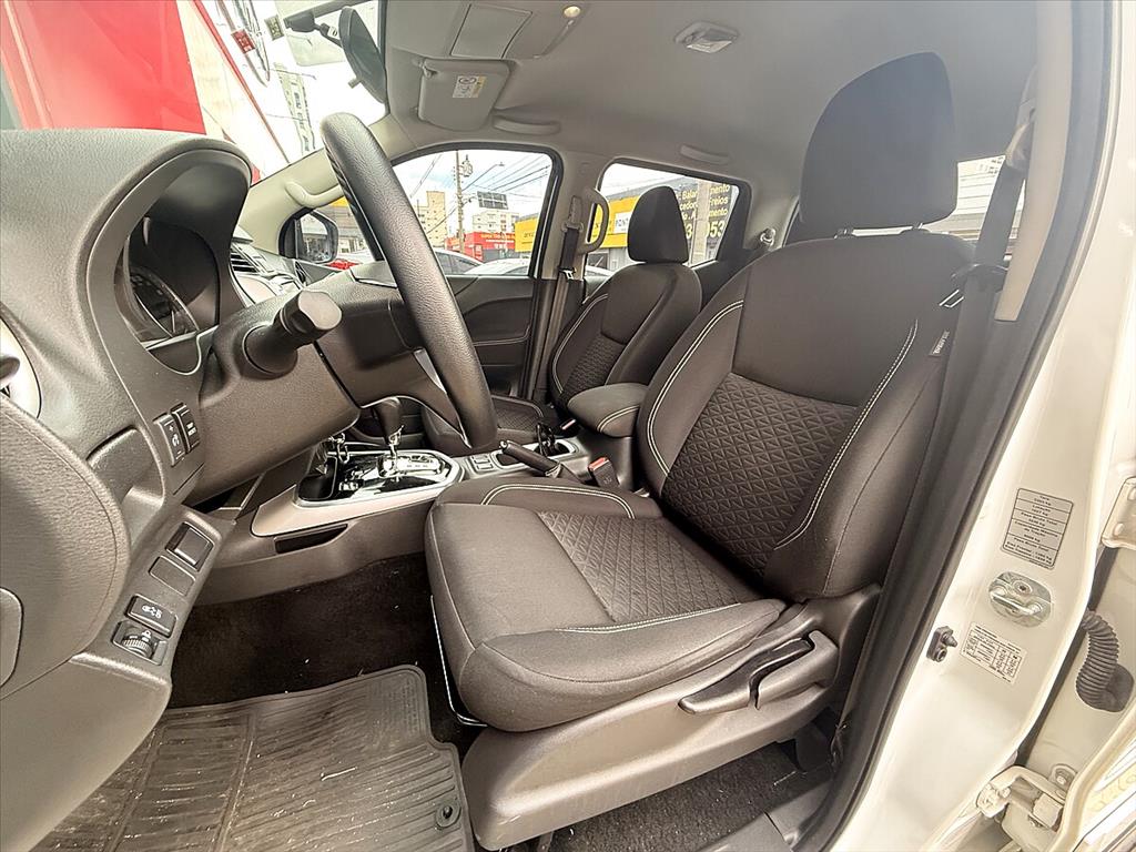 Nissan Frontier - 2.3 16V TURBO DIESEL ATTACK CD 4X4 AUTOMÁTICO