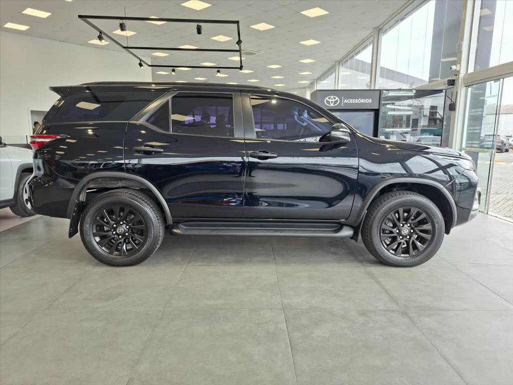 HILUX SW4 2.8 D-4D TURBO DIESEL SRX 4X4 AUTOMÁTICO4