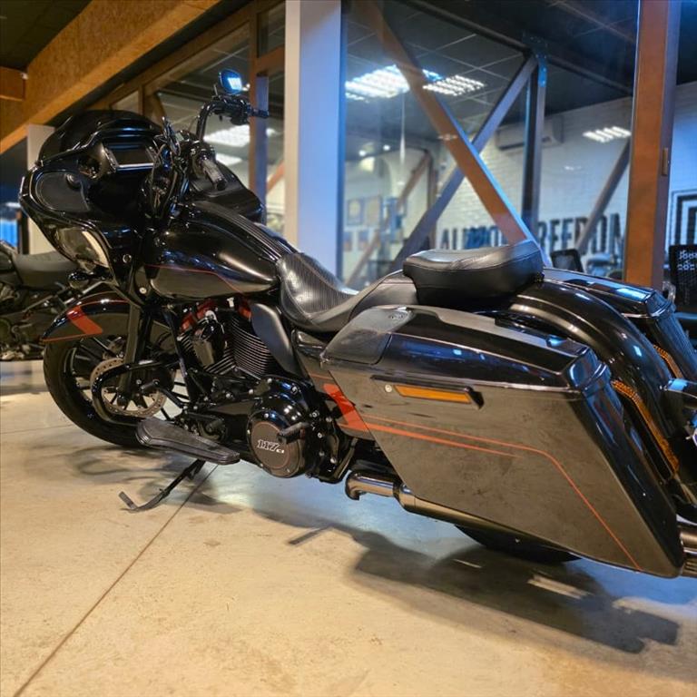 ROAD GLIDE ULTRA