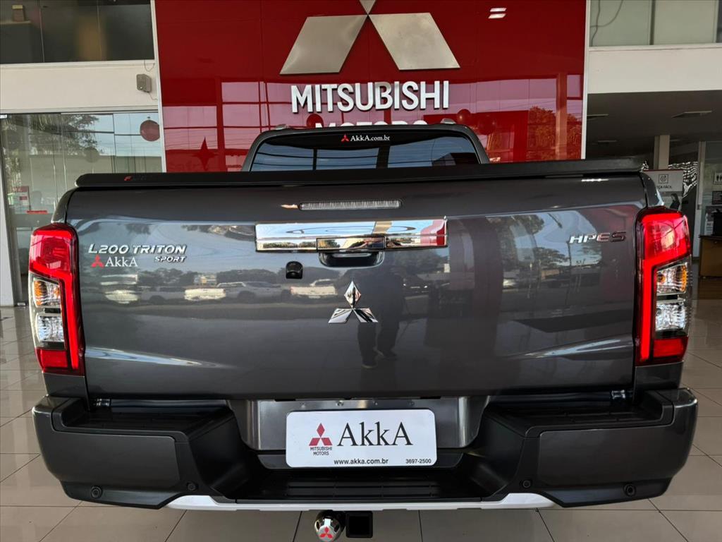 Mitsubishi-L200 TRITON-2.4 16V TURBO DIESEL SPORT HPE-S CD 4P 4X4 AUTOMÁTICO