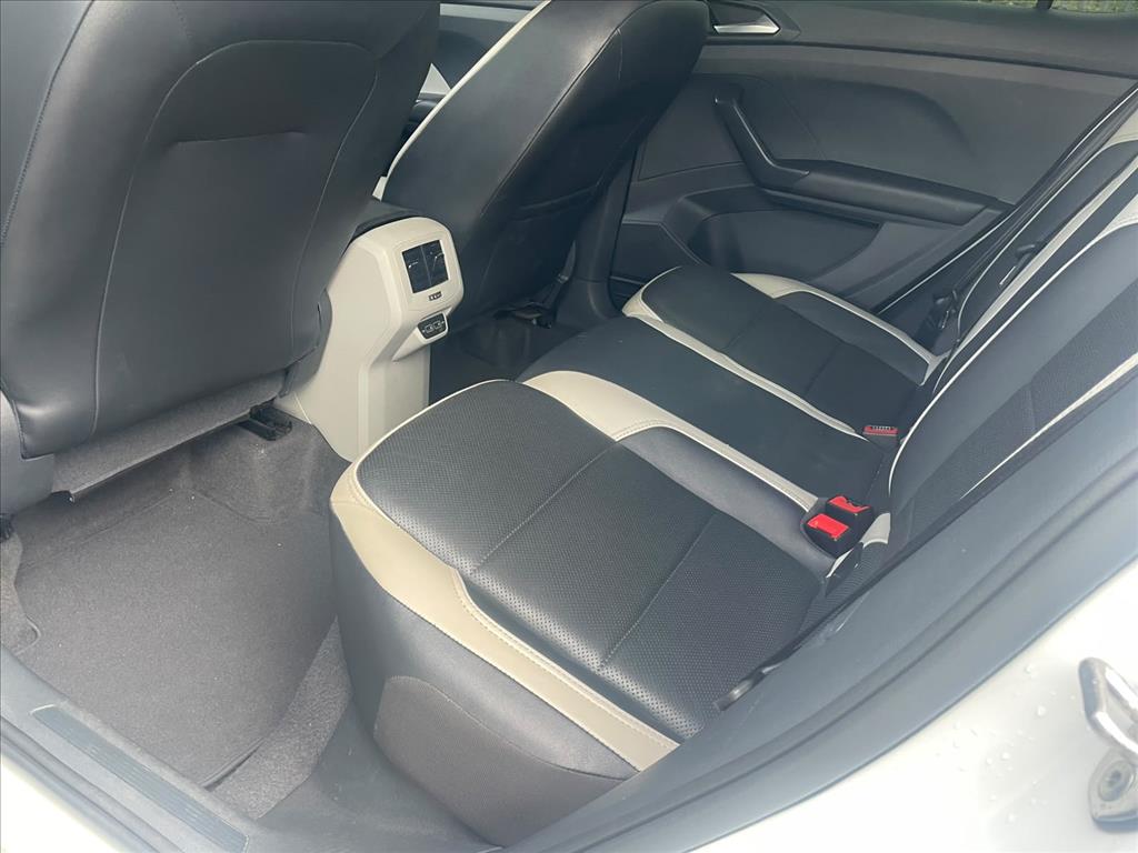 Volkswagen-T-CROSS-1.4 250 TSI TOTAL FLEX HIGHLINE AUTOMÁTICO