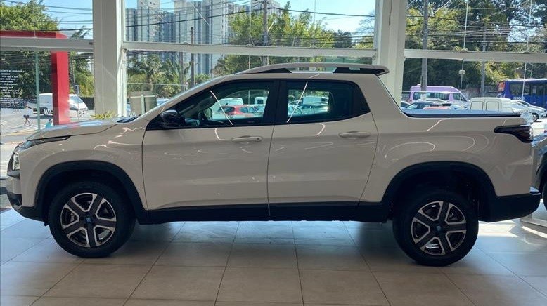 TORO 1.3 TURBO 270 FLEX FREEDOM AT64