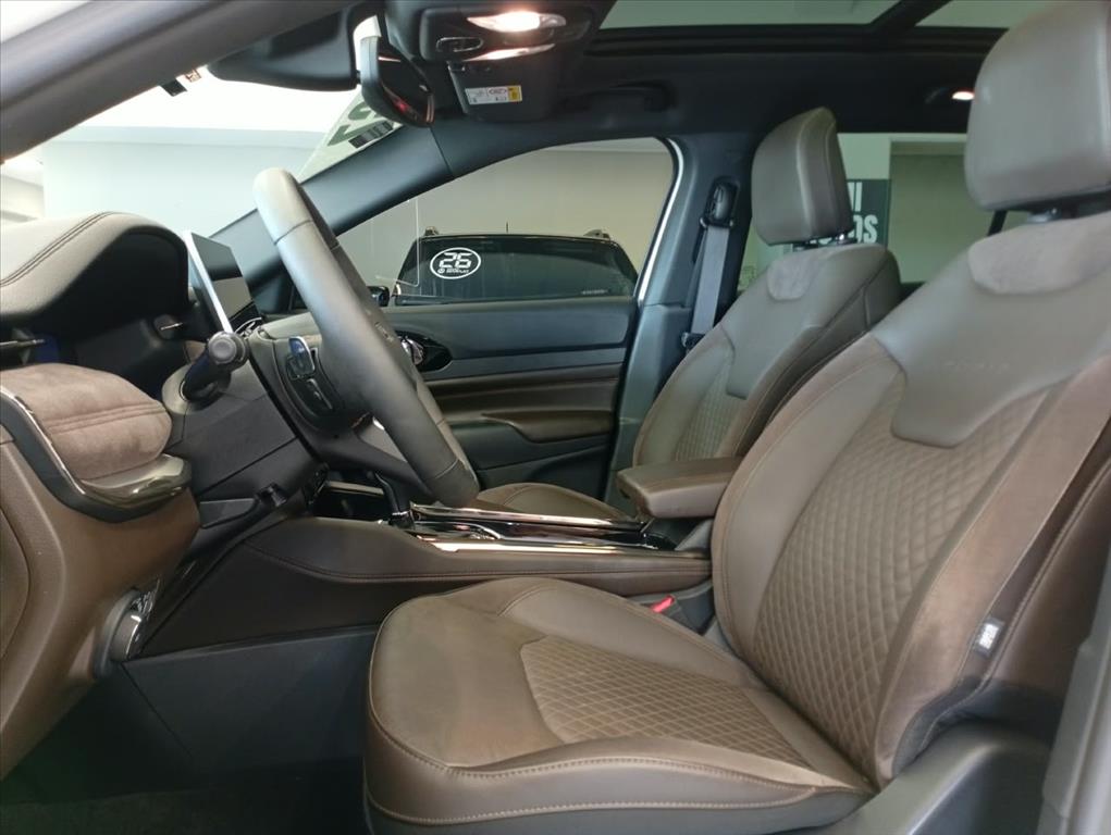 COMMANDER 1.3 T270 TURBO FLEX LIMITED AT67