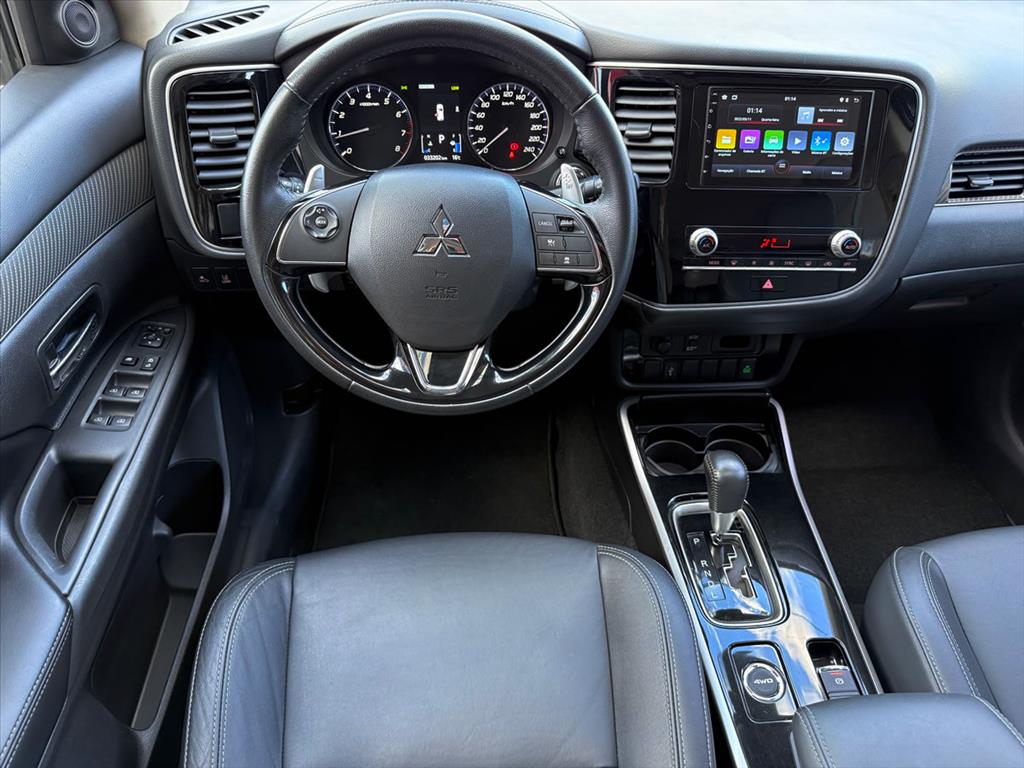 Mitsubishi Outlander - 3.0 MIVEC V6 GASOLINA HPE-S AWD AUTOMÁTICO