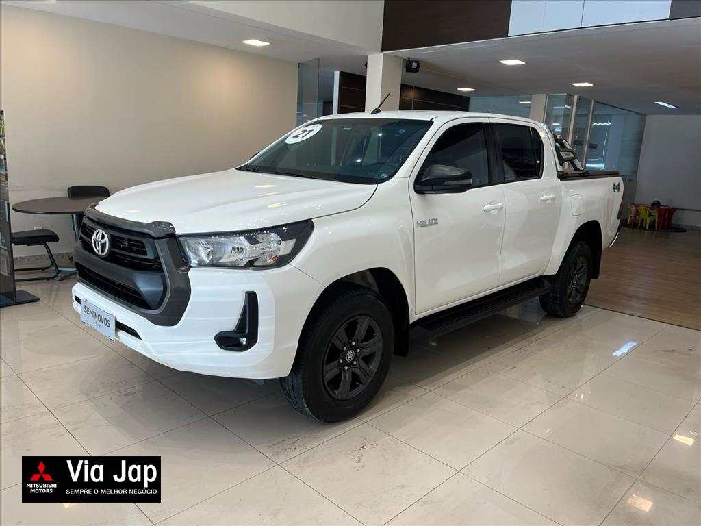 Toyota-HILUX-2.8 D-4D TURBO DIESEL CD SR 4X4 AUTOMÁTICO