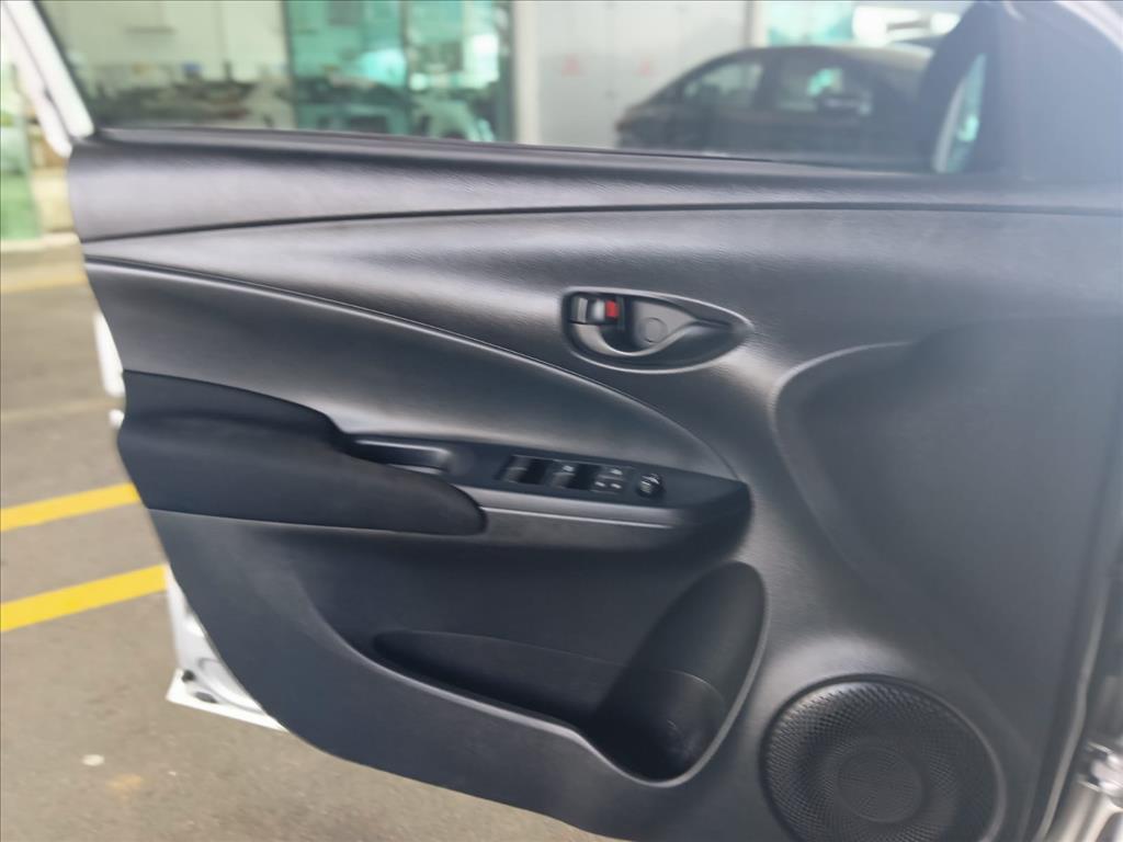 YARIS 1.3 16V FLEX XL LIVE MULTIDRIVE12