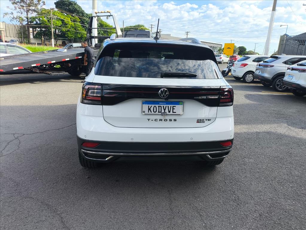 T-CROSS 1.4 250 TSI TOTAL FLEX HIGHLINE AUTOMÁTICO3