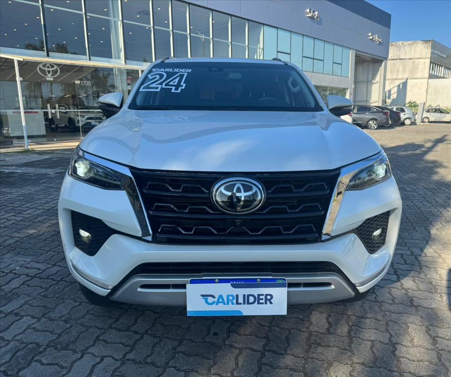 HILUX SW4 2.8 D-4D TURBO DIESEL SRX 7L 4X4 AUTOMÁTICO