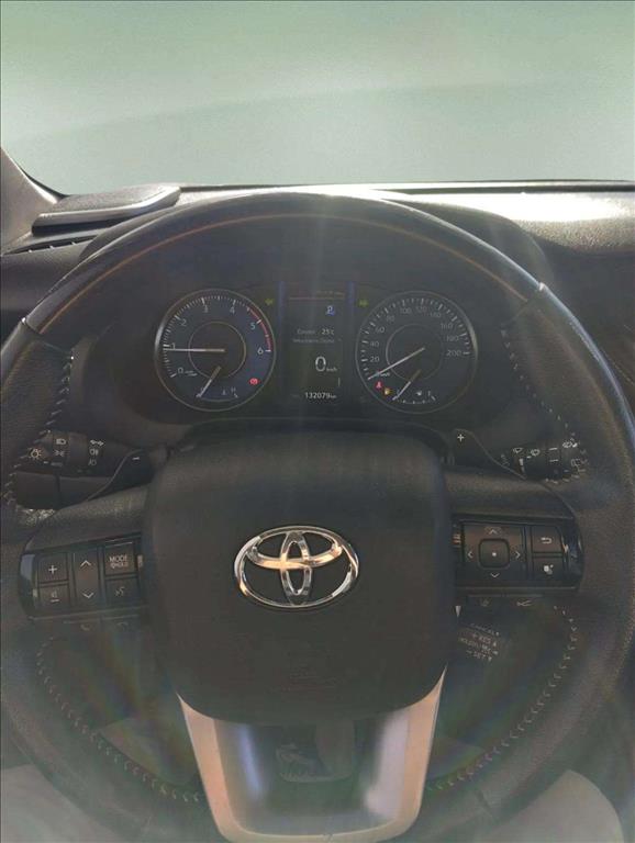 HILUX SW4 2.8 D-4D TURBO DIESEL SRX 7L 4X4 AUTOMÁTICO7