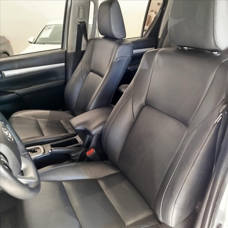 HILUX 2.8 D-4D TURBO DIESEL CD SRV 4X4 AUTOMÁTICO