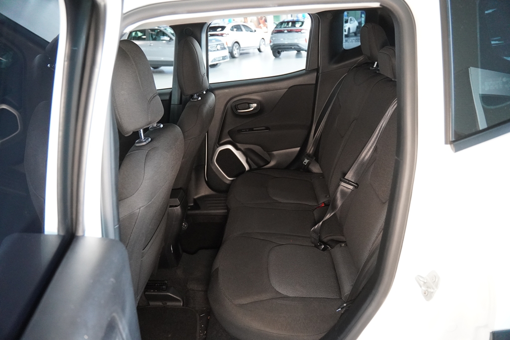 RENEGADE 1.8 16V FLEX SPORT 4P AUTOMÁTICO11