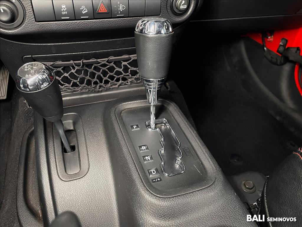 WRANGLER 3.6 UNLIMITED SPORT 4X4 V6 GASOLINA 4P AUTOMÁTICO13