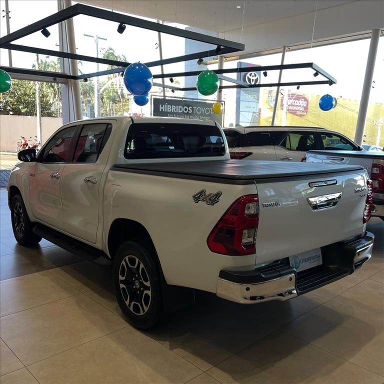 HILUX 2.8 D-4D TURBO DIESEL CD SRX 4X4 AUTOMÁTICO3