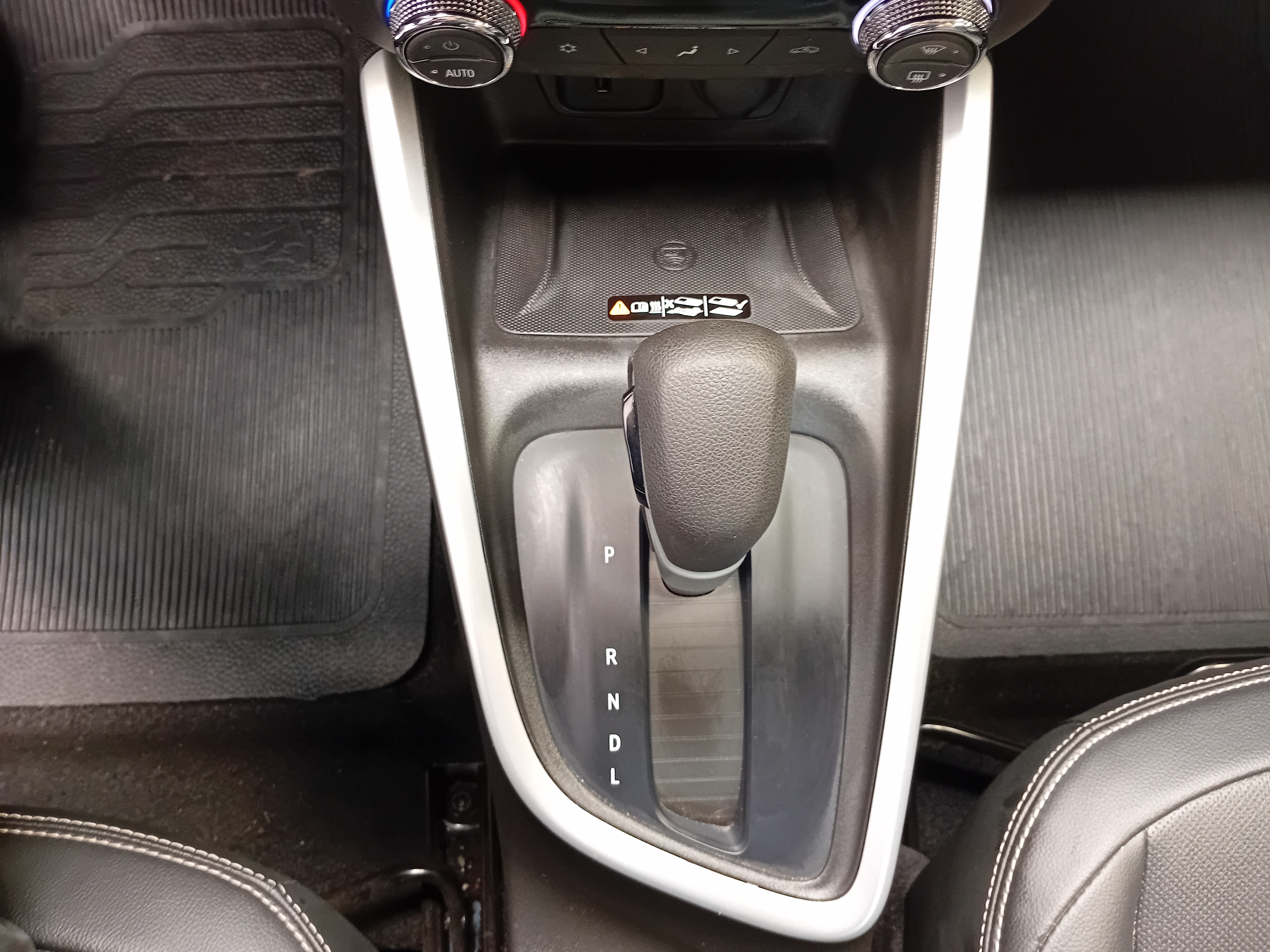 ONIX PLUS 1.0 TURBO FLEX PREMIER AUTOMÁTICO8