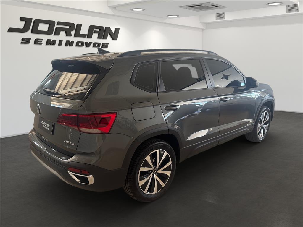 TAOS 1.4 250 TSI TOTAL FLEX COMFORTLINE AUTOMÁTICO2